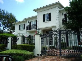 We're obsessed with the architecture of this home! 😍

Two words that describe this home perfectly: white & gracious!

Architectural details can make all the difference on a home and these gorgeous pergolas extending from this house make this home stand out. 

The black shutters are also a gorgeous touch.

#prismarchitecture #prismarch #architecturedesign #architecturelovers #customfloorplans #customarchitecture #architecturedaily #architecturemodel #customdetail #architecturedetail #architecturephotos #architectureanddesign #architecturelife #architectureproject #florida #southflorida #architecture_hunter
